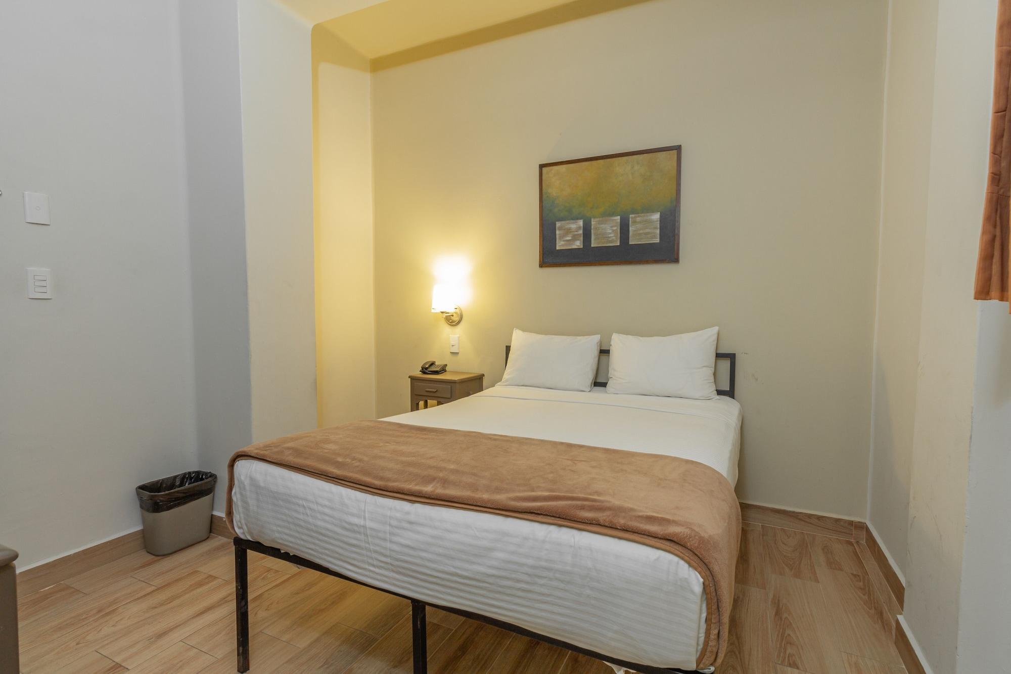 מונטריי Hotel Plaza Del Arco Express מראה חיצוני תמונה