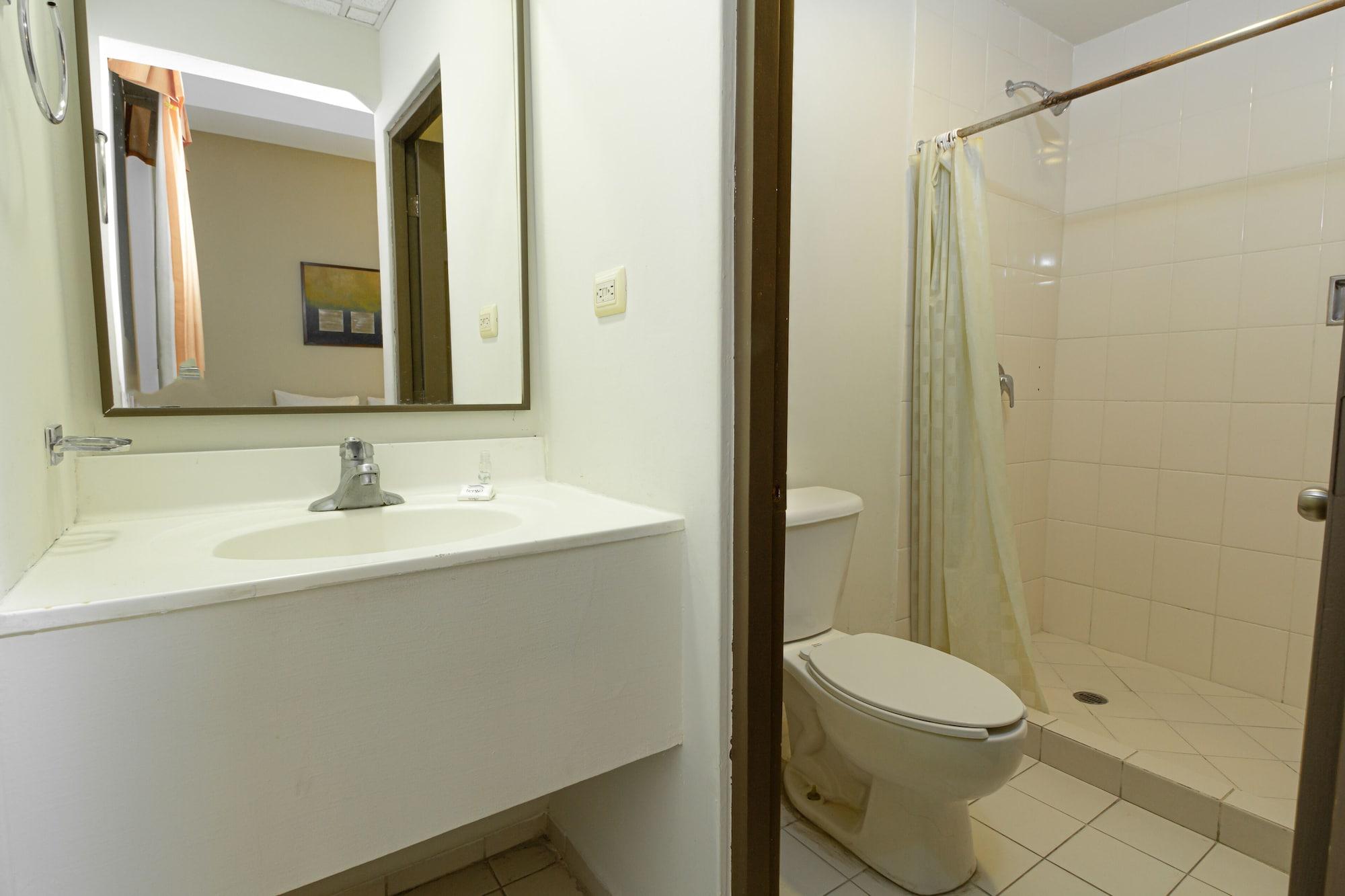 מונטריי Hotel Plaza Del Arco Express מראה חיצוני תמונה