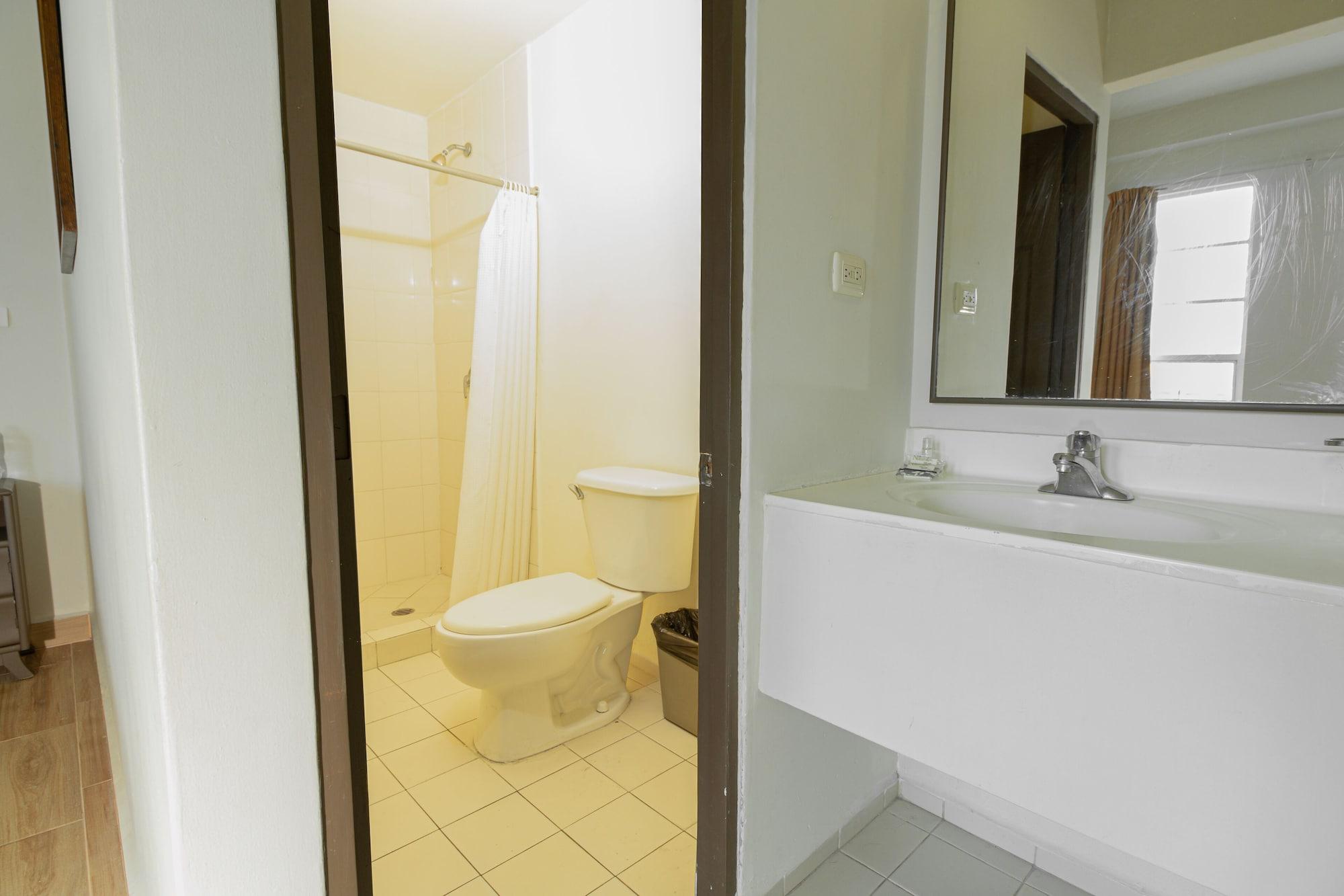 מונטריי Hotel Plaza Del Arco Express מראה חיצוני תמונה