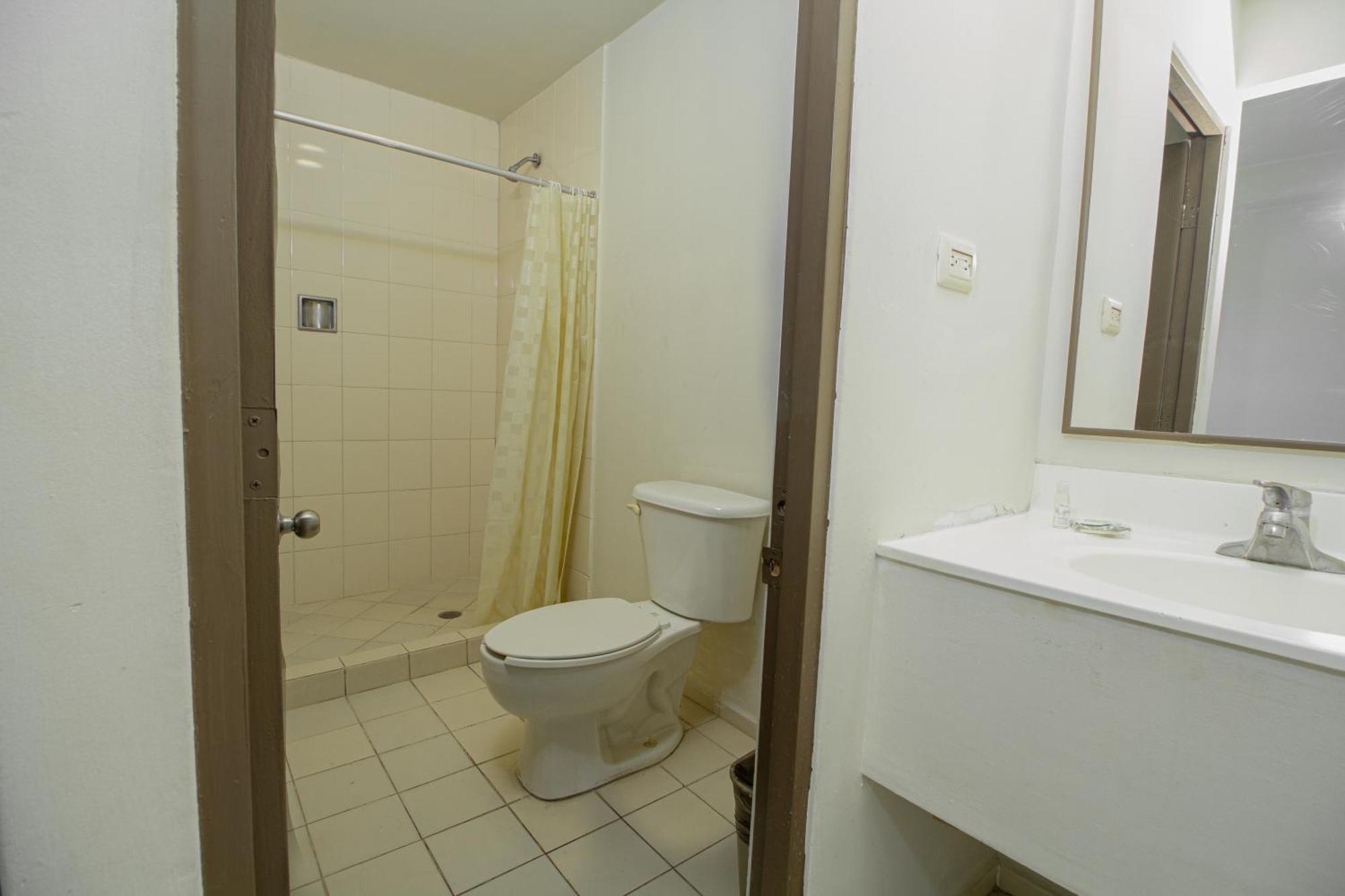 מונטריי Hotel Plaza Del Arco Express מראה חיצוני תמונה