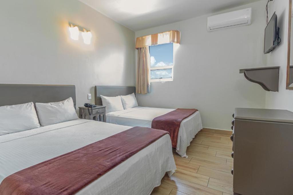מונטריי Hotel Plaza Del Arco Express מראה חיצוני תמונה