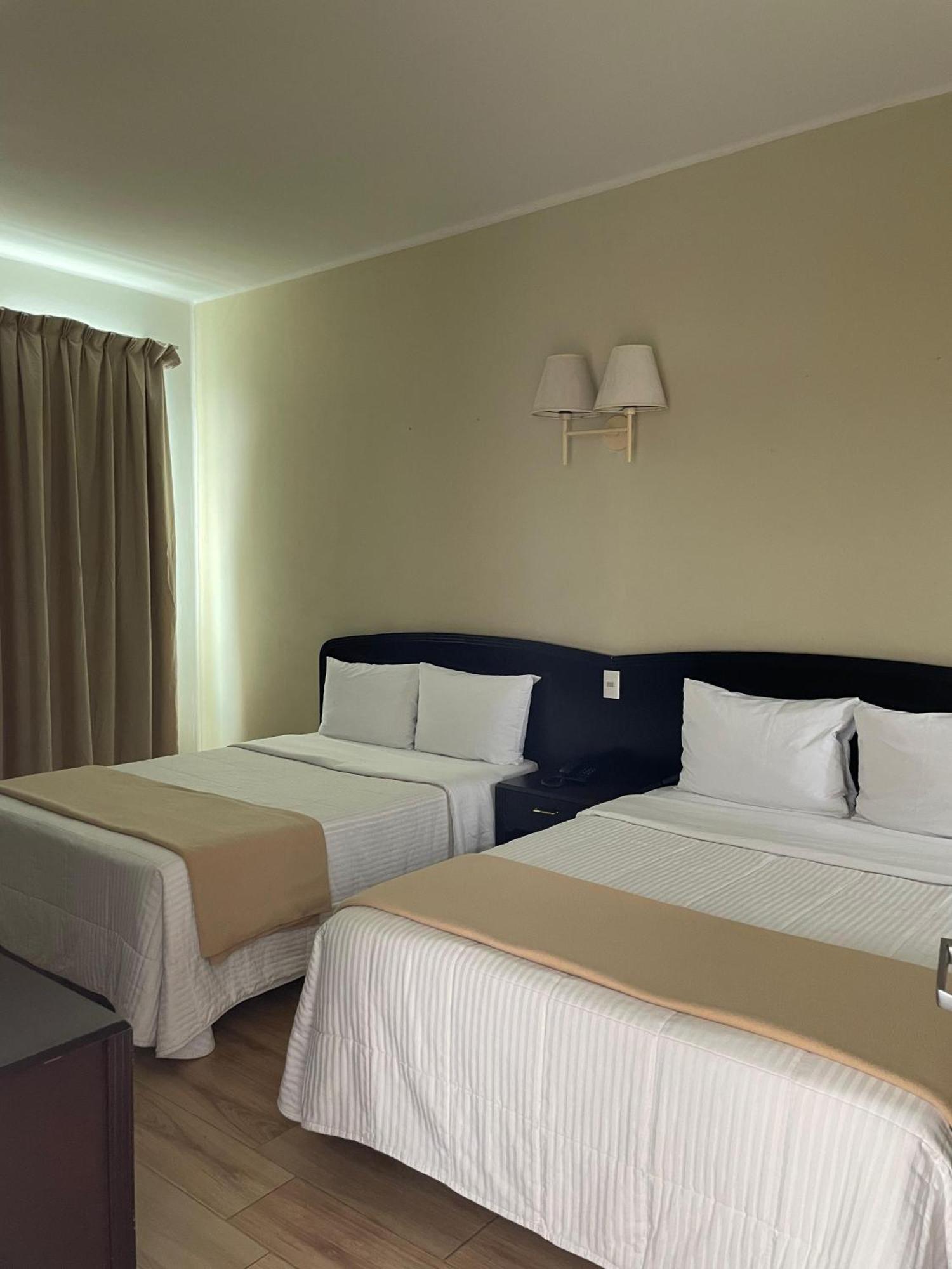 מונטריי Hotel Plaza Del Arco Express מראה חיצוני תמונה