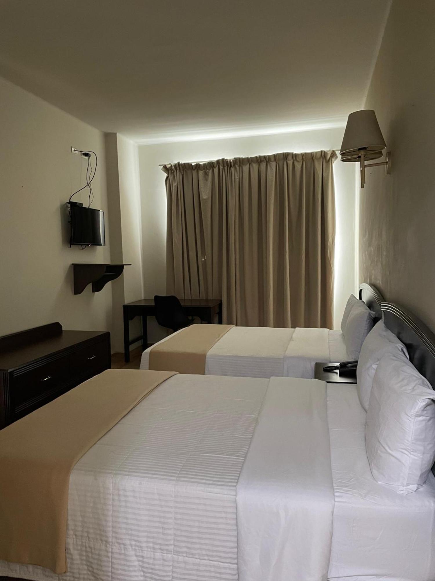 מונטריי Hotel Plaza Del Arco Express מראה חיצוני תמונה