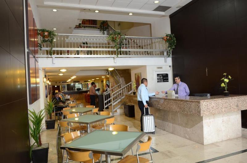 מונטריי Hotel Plaza Del Arco Express מראה חיצוני תמונה