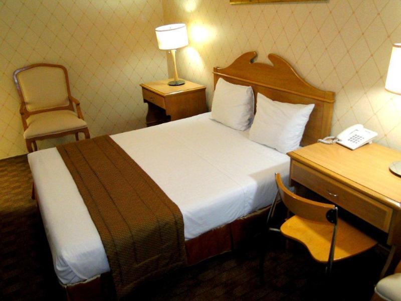 מונטריי Hotel Plaza Del Arco Express מראה חיצוני תמונה