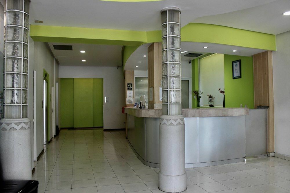 מונטריי Hotel Plaza Del Arco Express מראה חיצוני תמונה