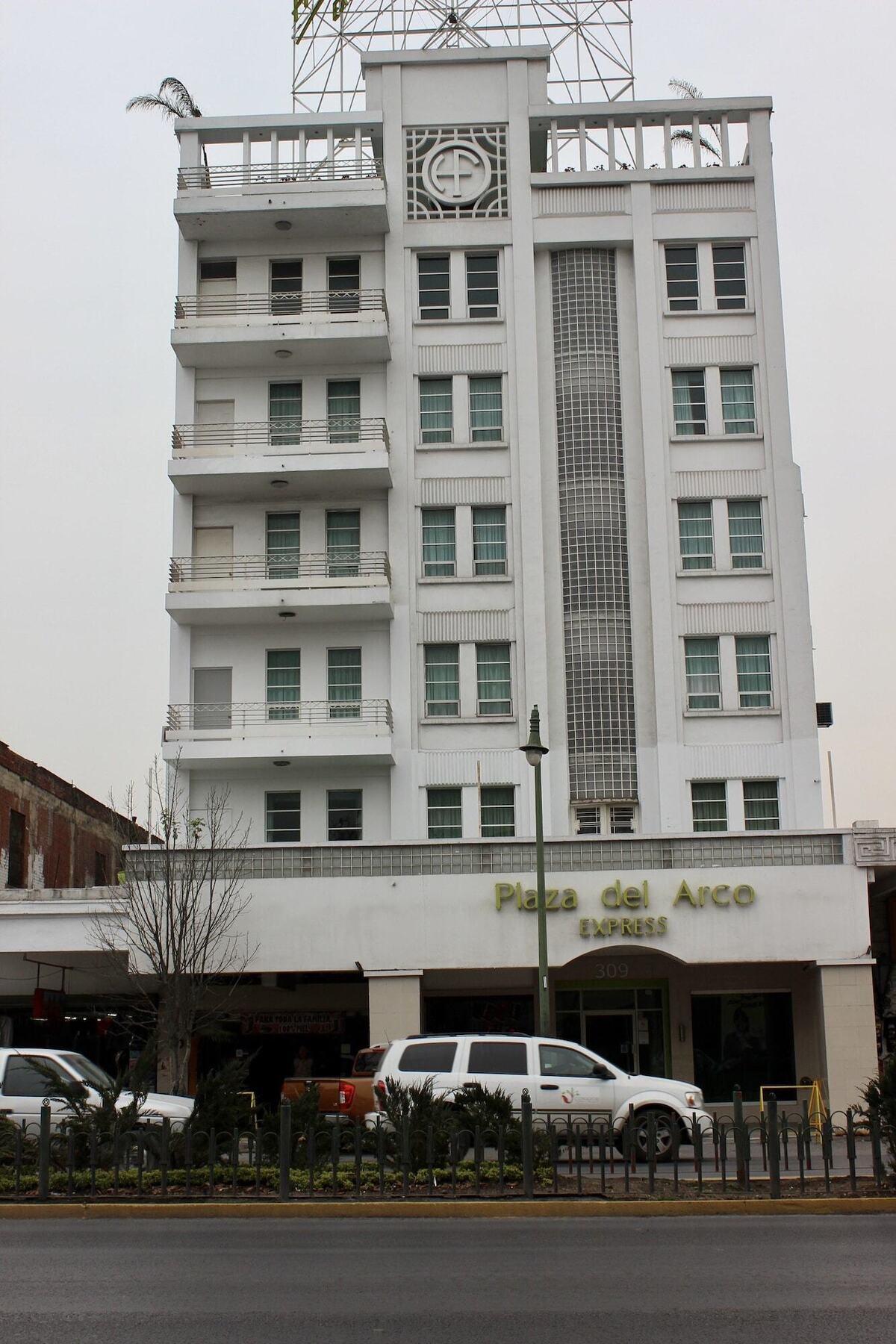 מונטריי Hotel Plaza Del Arco Express מראה חיצוני תמונה